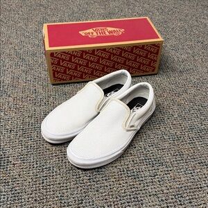 🔥 VANS Slip-On Leather Perforated Shoes ~ Men’s size 9.5 ~ Women's size 11